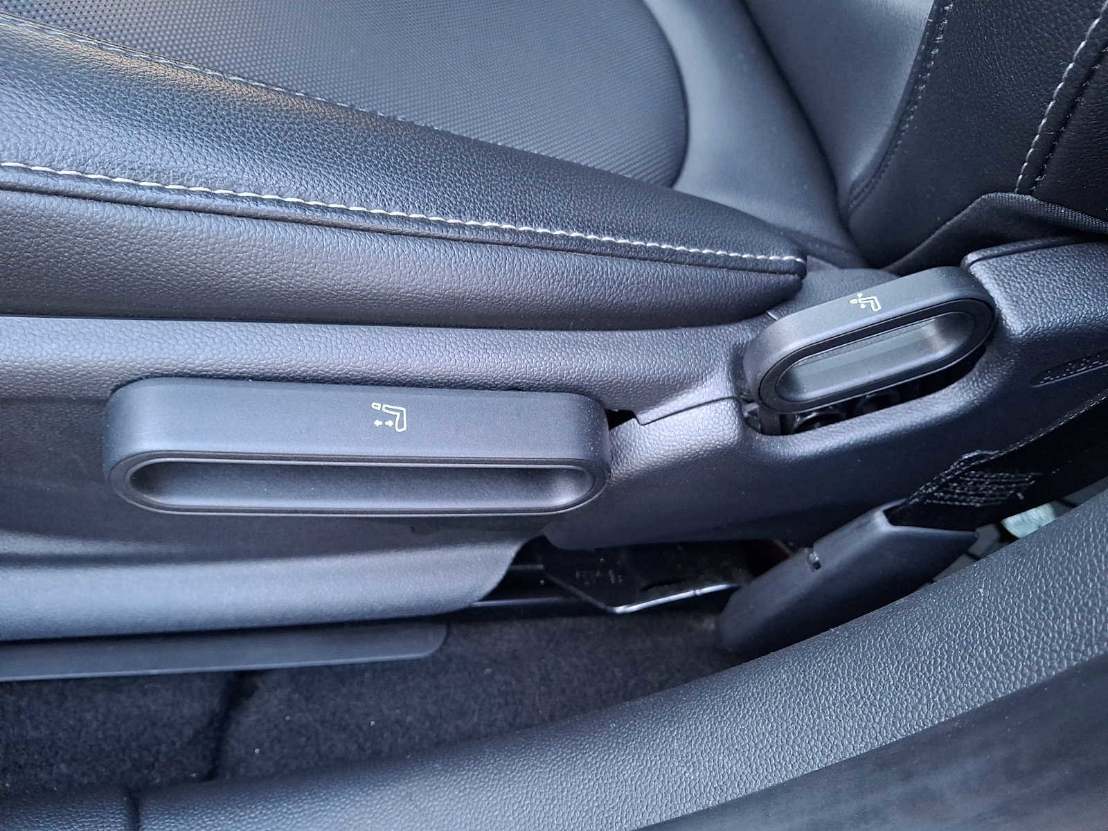 Used 2017 MINI Cooper Clubman S image 12