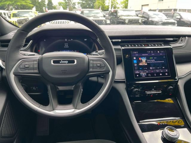 Used 2023 Jeep Grand Cherokee L Laredo AWD/4WD image 30