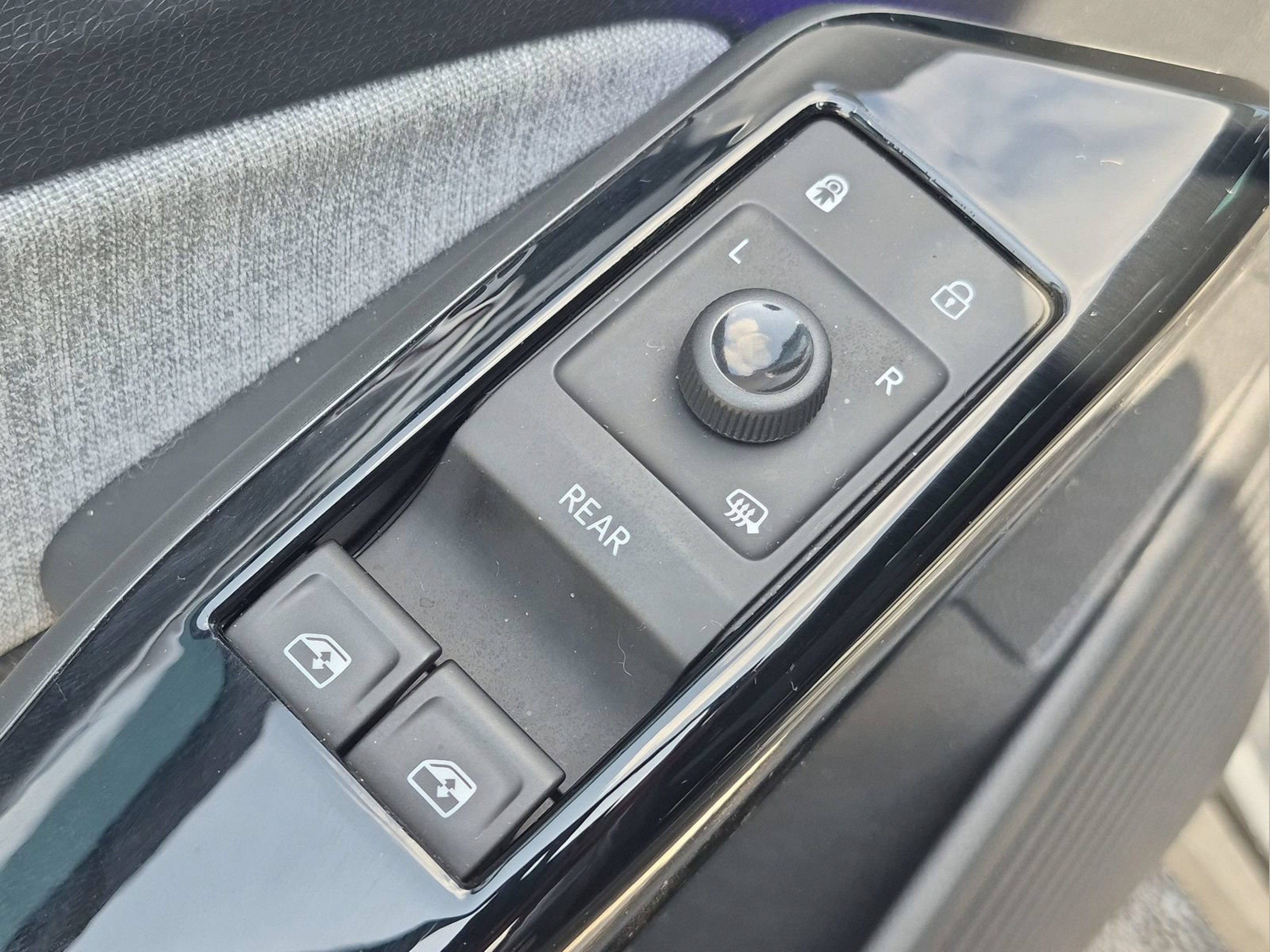 Used 2024 Volkswagen ID.4 Pro RWD image 16
