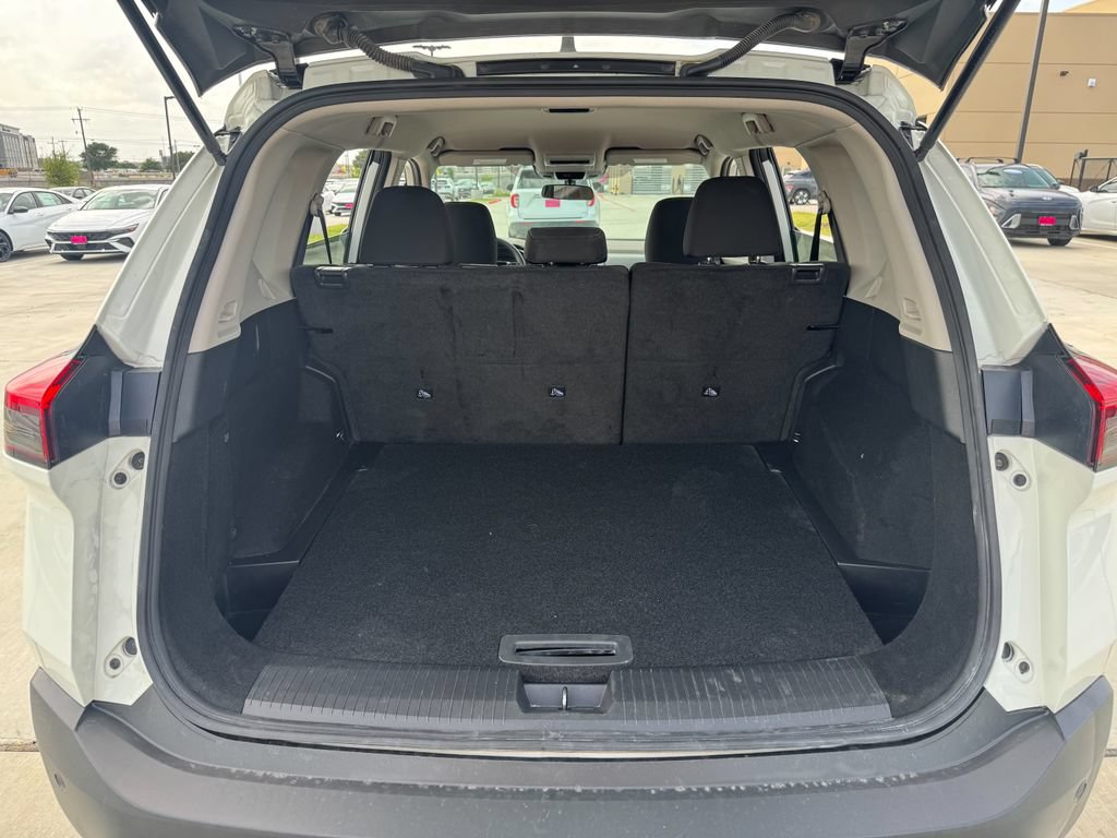 Used 2023 Nissan Rogue S AWD/4WD image 28