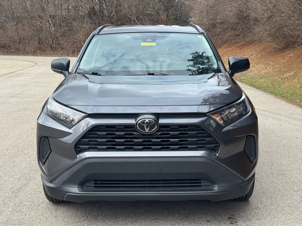 Used 2021 Toyota RAV4 LE image 3