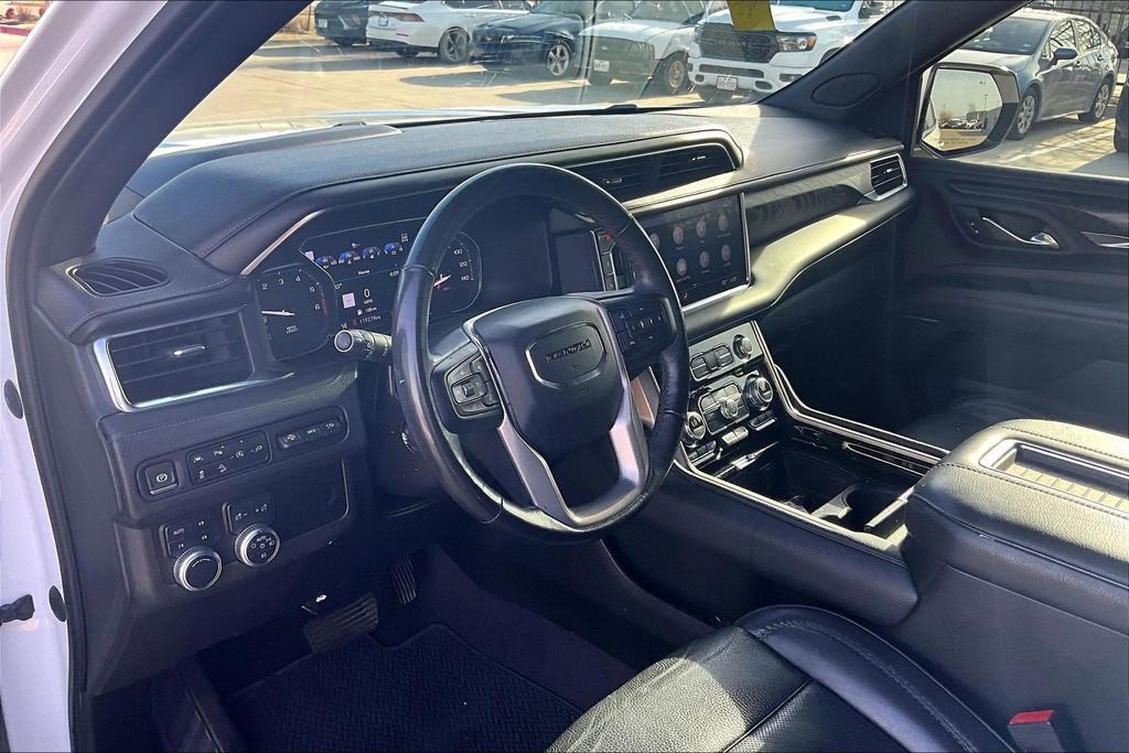 Used 2021 GMC Yukon Denali w/ Denali Premium Package image 13