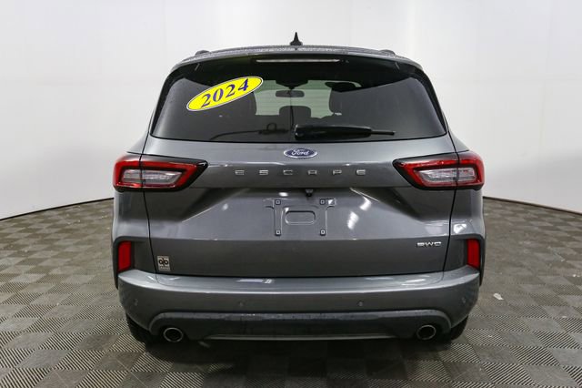 Used 2024 Ford Escape ST-Line w/ Tech Pack #1 AWD/4WD image 9