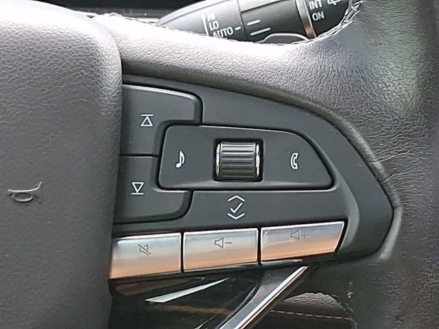 Used 2022 Cadillac Escalade Premium Luxury image 12