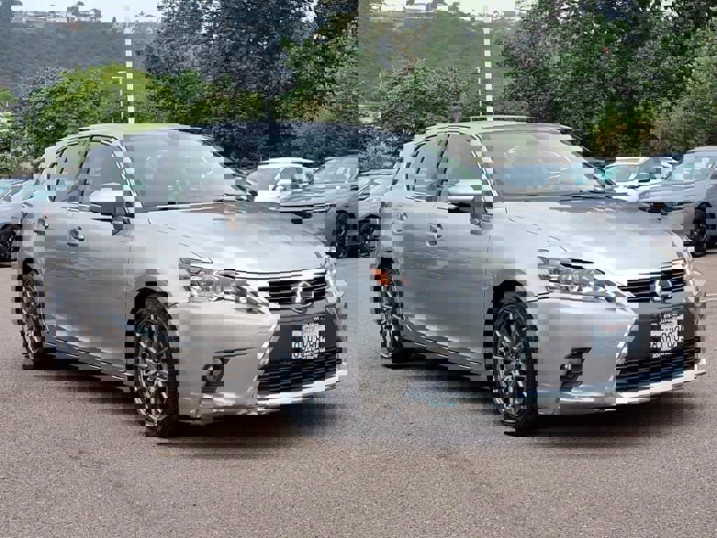 Used 2017 Lexus CT 200h image 3