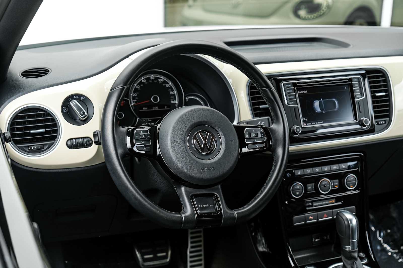 Used 2019 Volkswagen Beetle 2.0T Final Edition SEL FWD image 20
