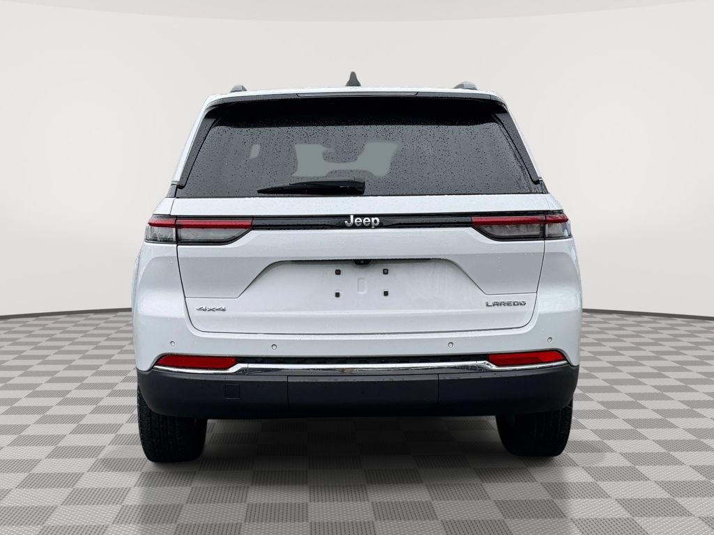 Used 2023 Jeep Grand Cherokee Laredo AWD/4WD image 6