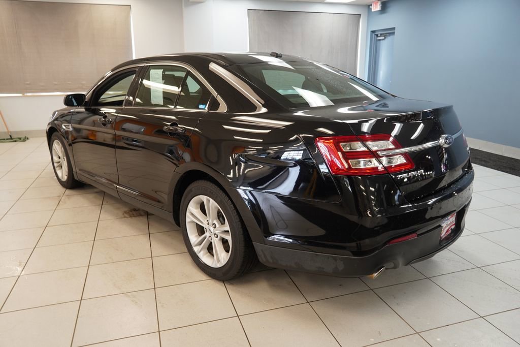 Used 2016 Ford Taurus SEL image 9