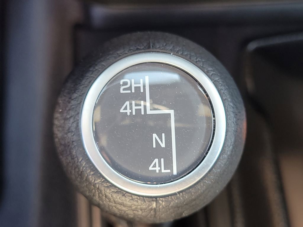 Used 2025 Jeep Wrangler Sport image 24