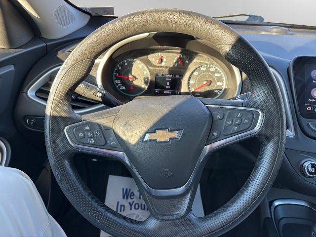 Used 2025 Chevrolet Malibu LT FWD image 12