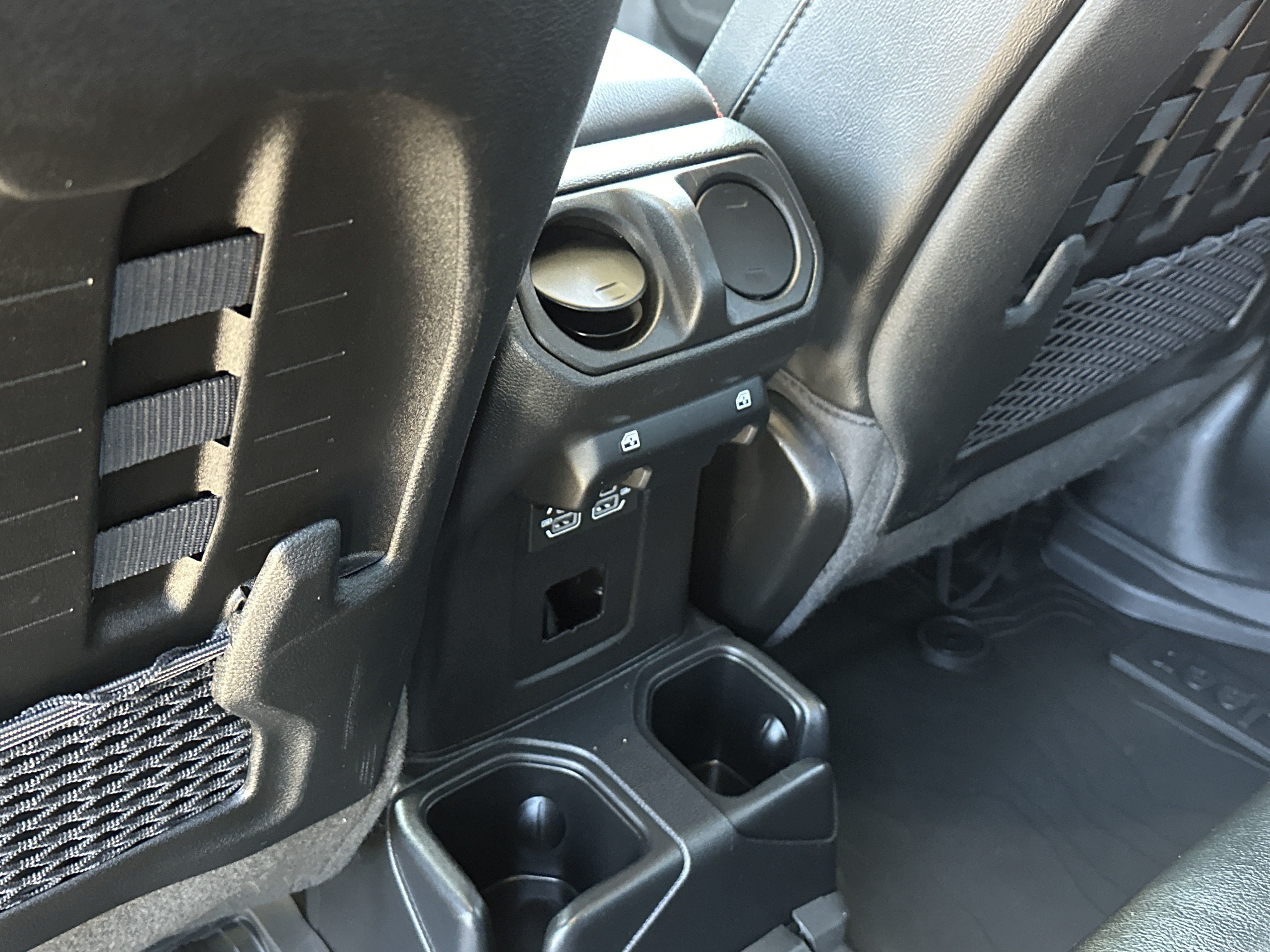 Used 2022 Jeep Gladiator Rubicon w/ LED Lighting Group AWD/4WD image 13