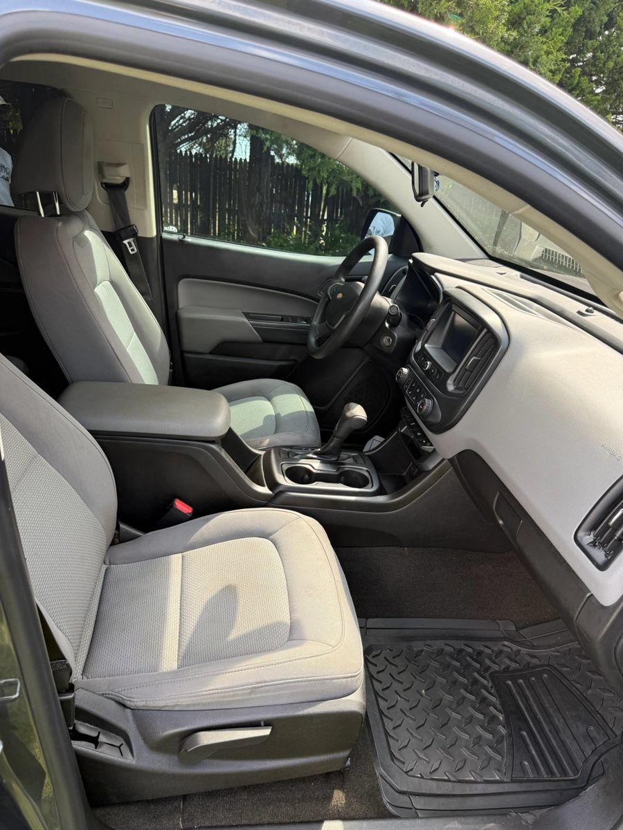 Used 2017 Chevrolet Colorado W/T w/ WT Convenience Package RWD image 9