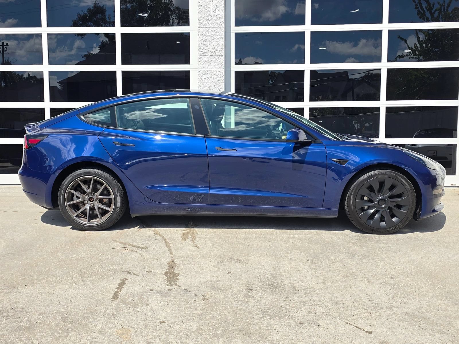 Used 2023 Tesla Model 3 Standard Range RWD image 3