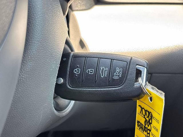 Certified 2024 Hyundai Elantra SE FWD image 25