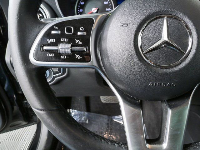 Used 2022 Mercedes-Benz GLC 300 image 9