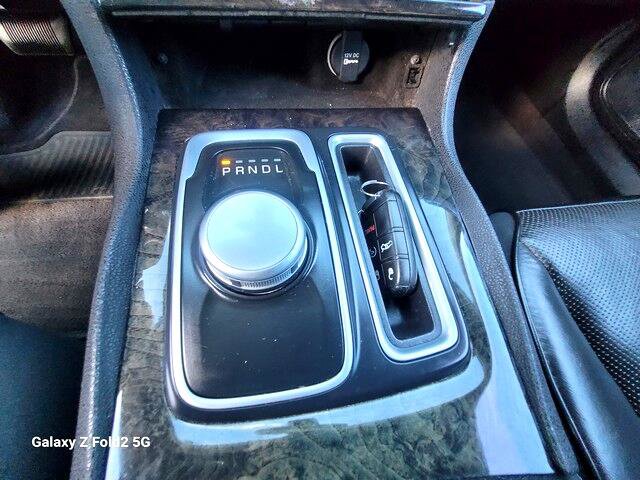Used 2018 Chrysler 300 Limited image 22