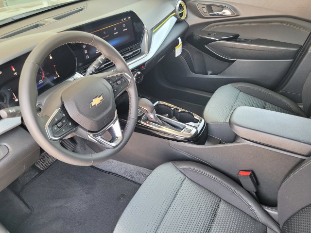 New 2026 Chevrolet Trax LT w/ Driver Confidence Package FWD image 17