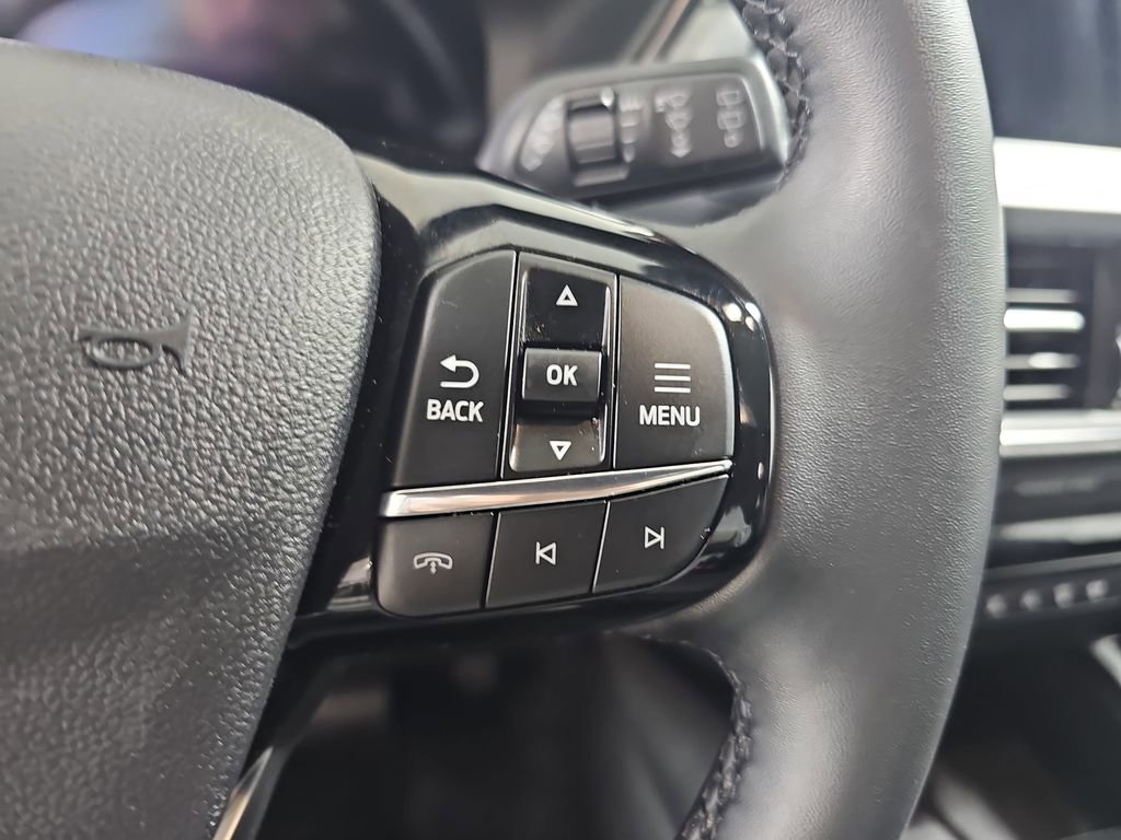 Used 2025 Ford Escape Platinum AWD/4WD image 23