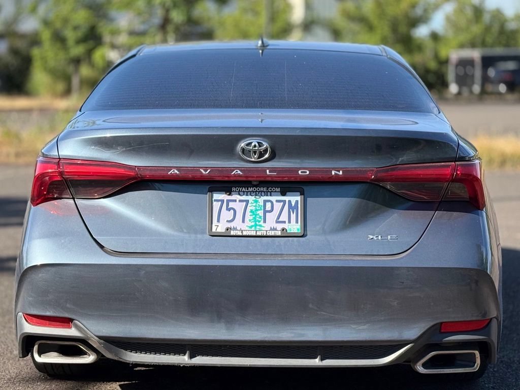Used 2021 Toyota Avalon XLE FWD image 4
