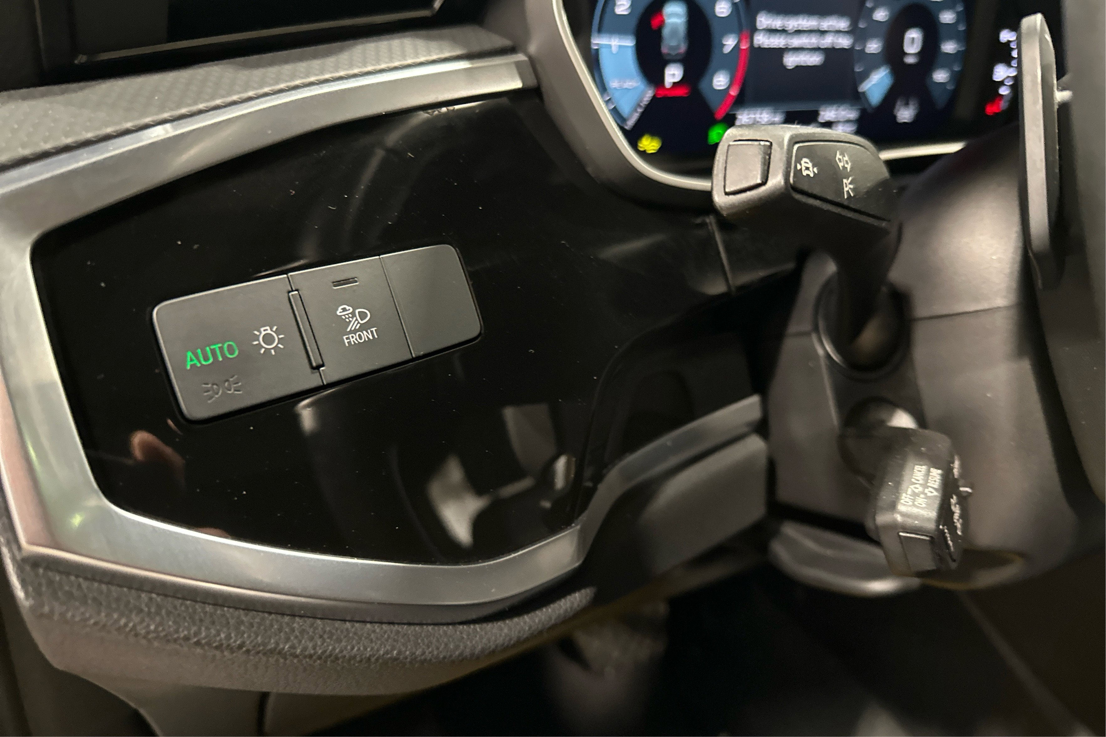 Used 2025 Audi Q3 2.0T Premium image 21