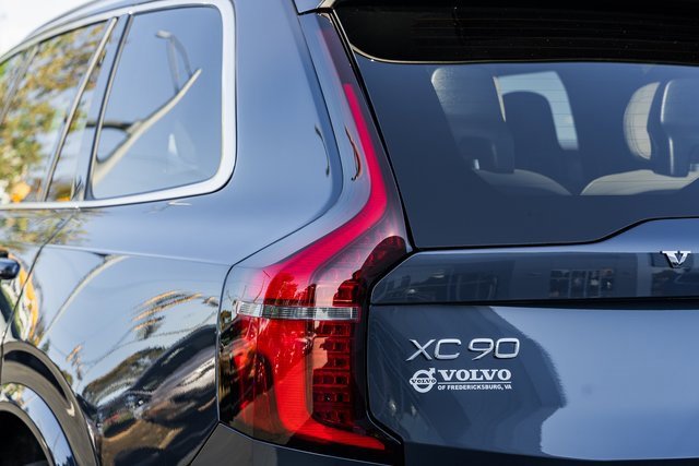 New 2026 Volvo XC90 B6 Plus w/ Protection Package Premier image 7