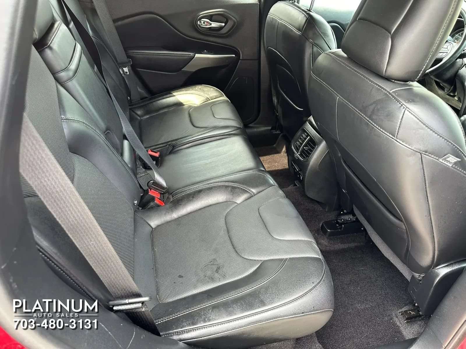Used 2019 Jeep Cherokee Limited AWD/4WD image 18