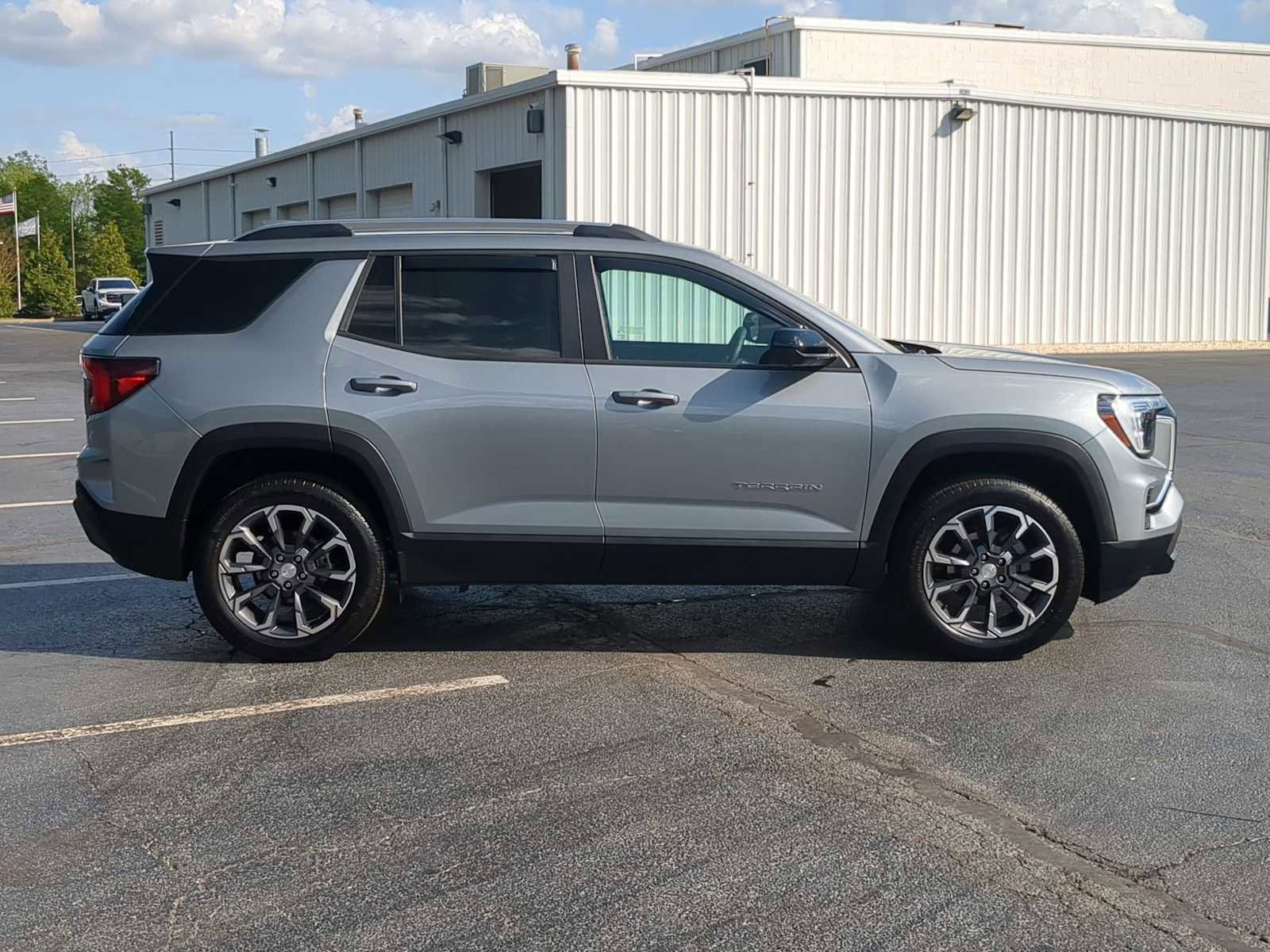 Used 2026 GMC Terrain Elevation w/ Elevation Premium Package image 9