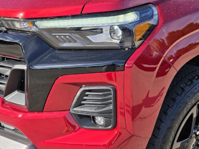 Used 2025 Chevrolet Colorado Z71 w/ Z71 Convenience Package 2 AWD/4WD image 6