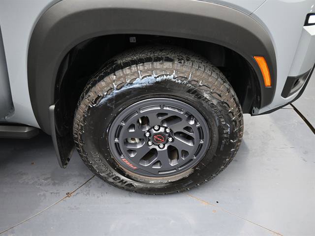 Used 2025 Nissan Frontier PRO-4X image 26