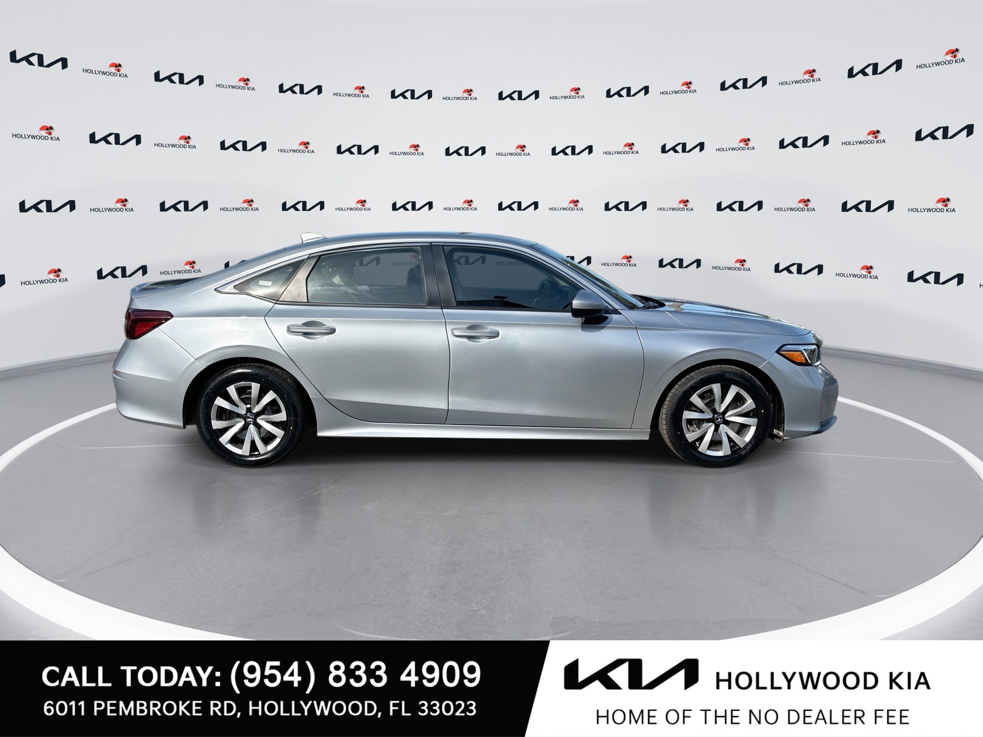 Used 2025 Honda Civic LX image 9