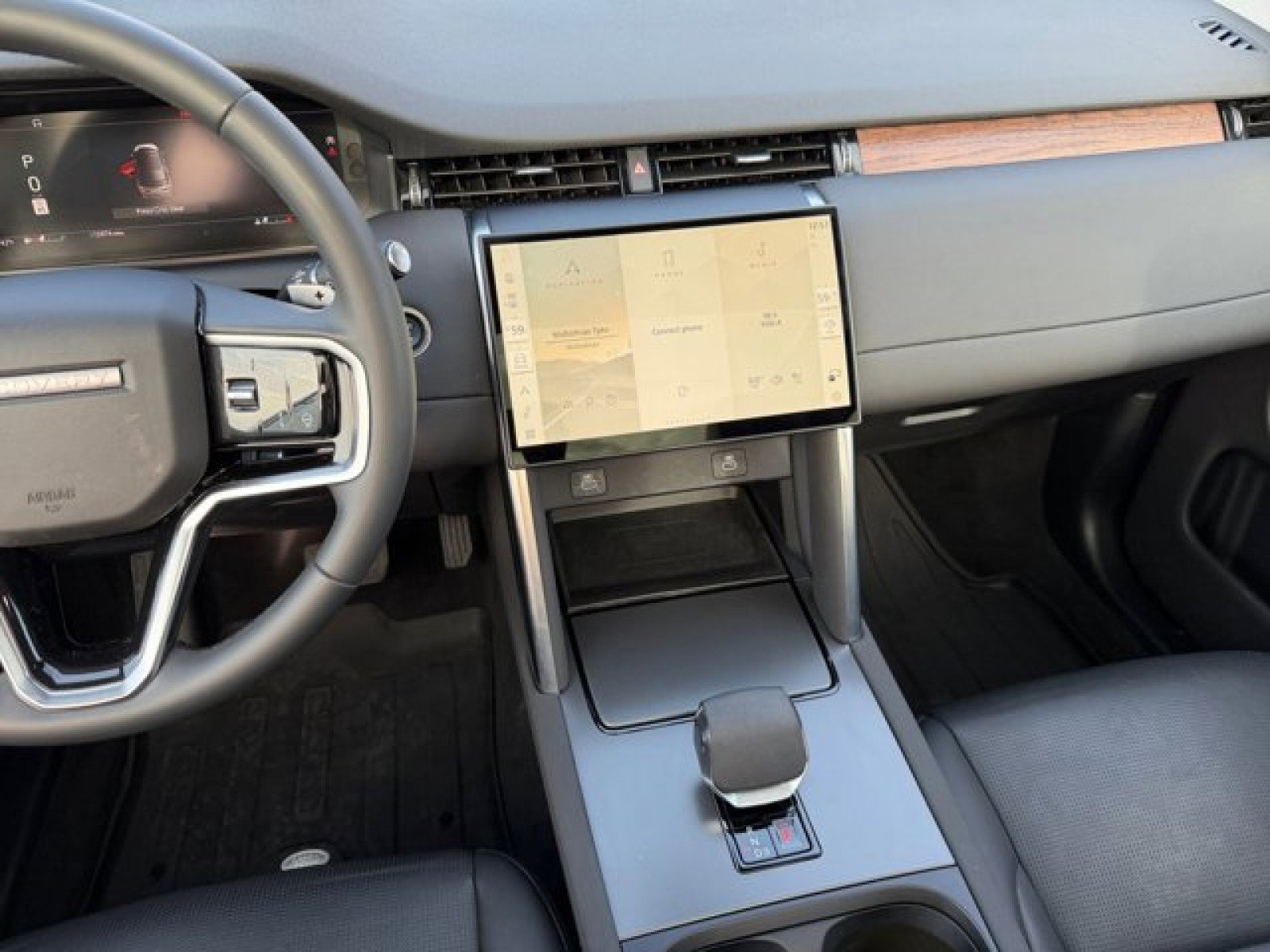 Used 2024 Land Rover Discovery Sport S image 14