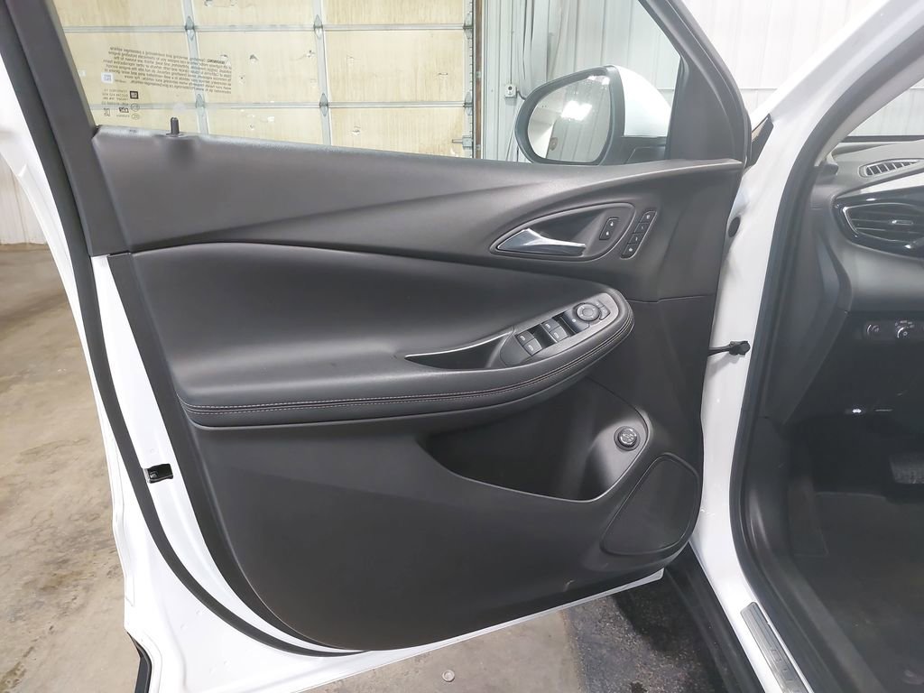 Used 2022 Buick Encore GX Essence w/ Experience Buick Package AWD/4WD image 28