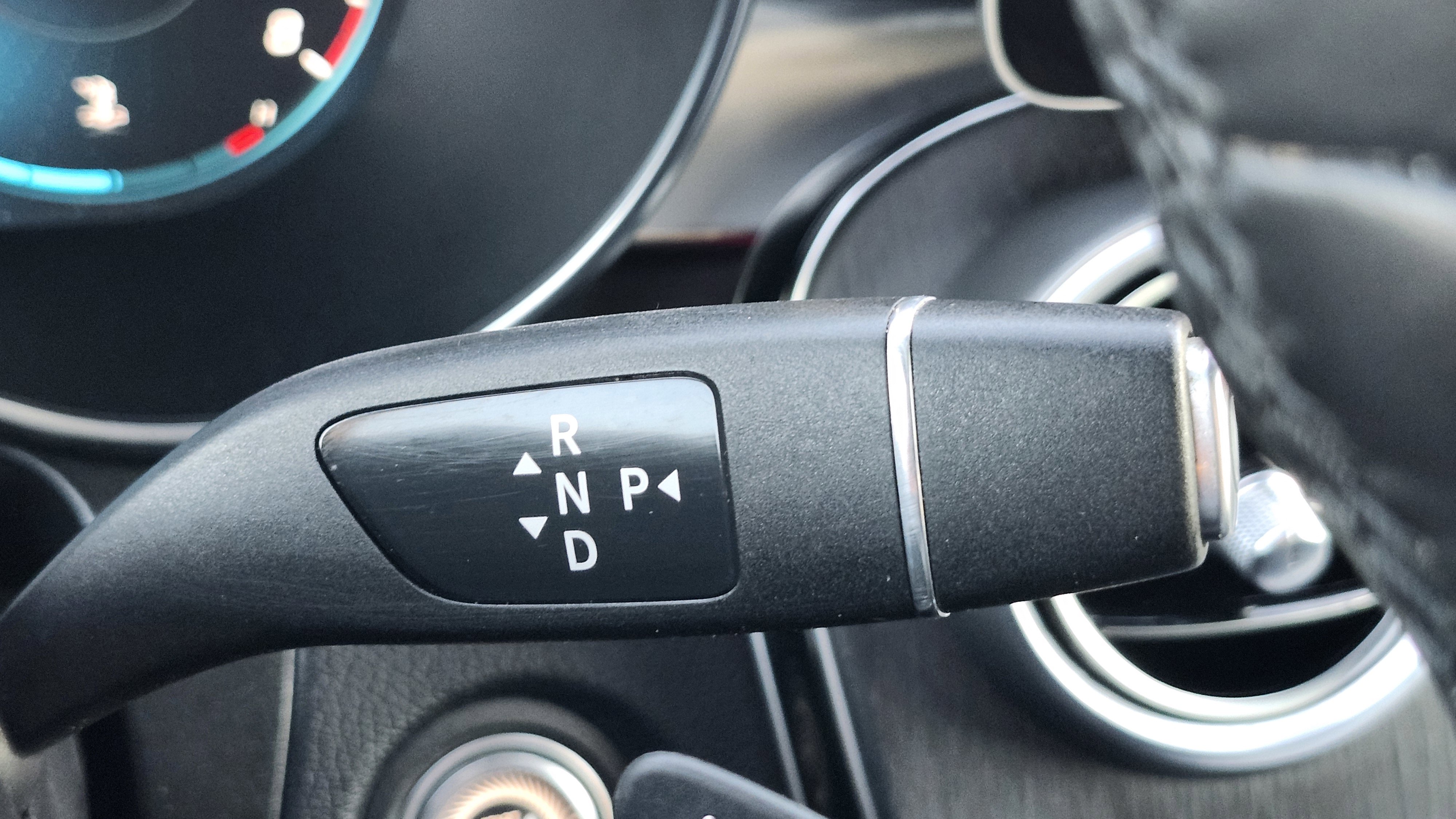 Used 2020 Mercedes-Benz GLC 300 4MATIC w/ Exterior Lighting Package image 33