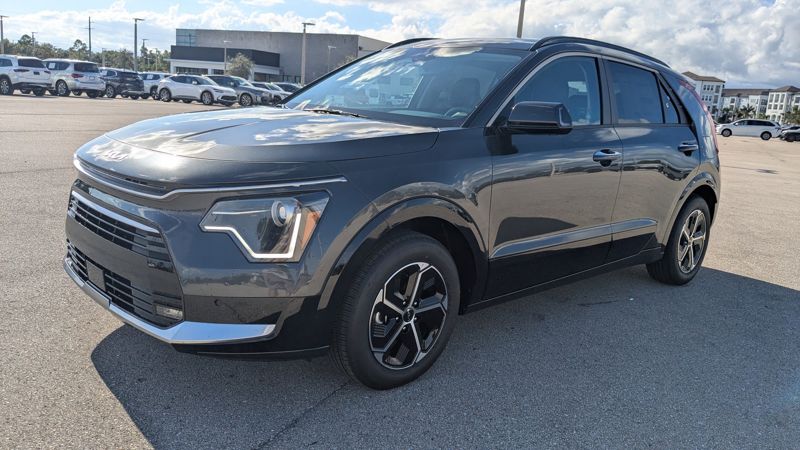 New 2025 Kia Niro SX image 9