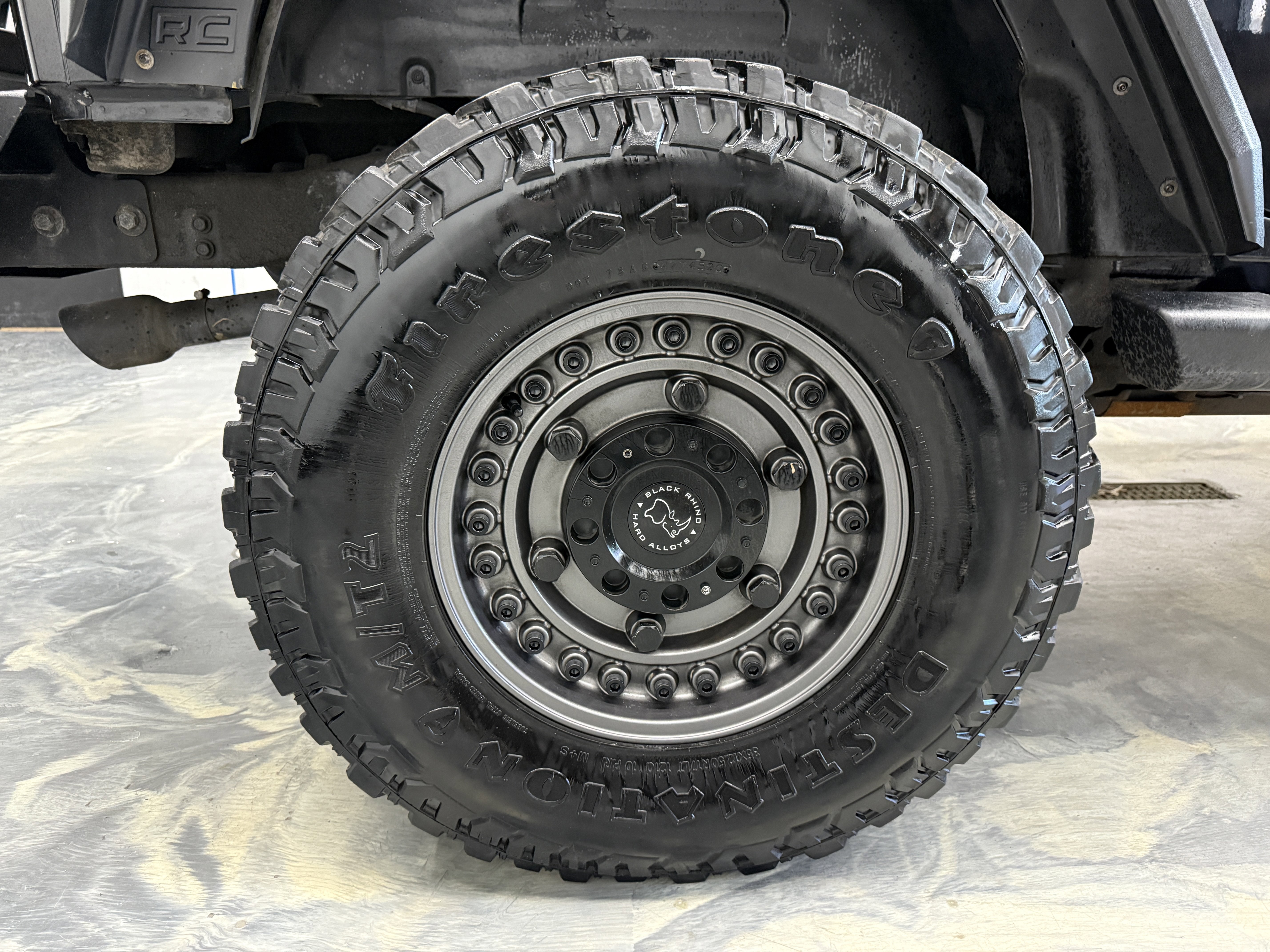 Used 2016 Jeep Wrangler Unlimited Sahara w/ Connectivity Group image 29