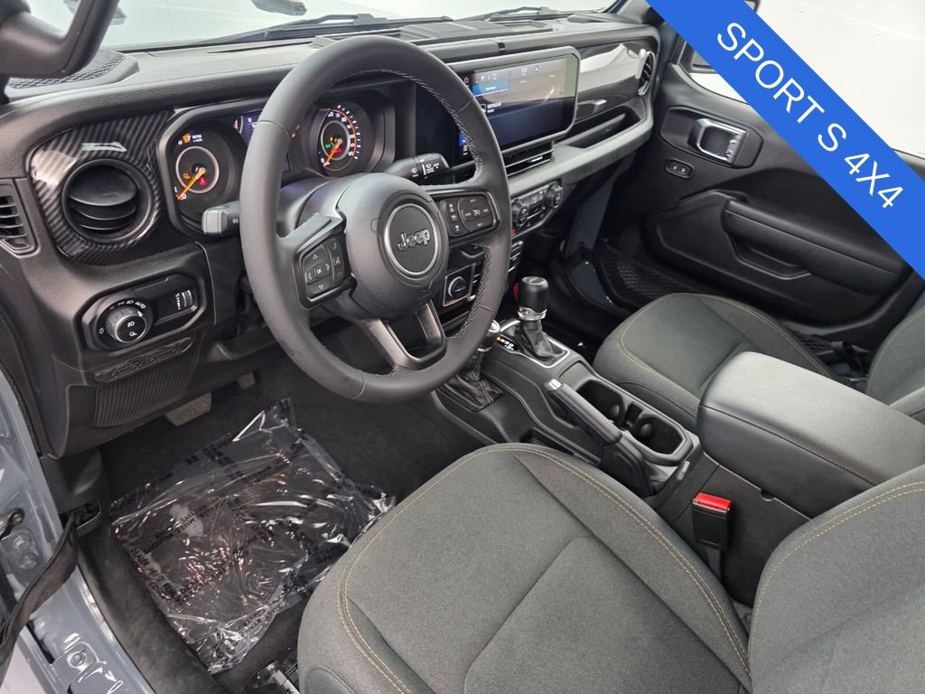 Used 2025 Jeep Gladiator Sport AWD/4WD image 10