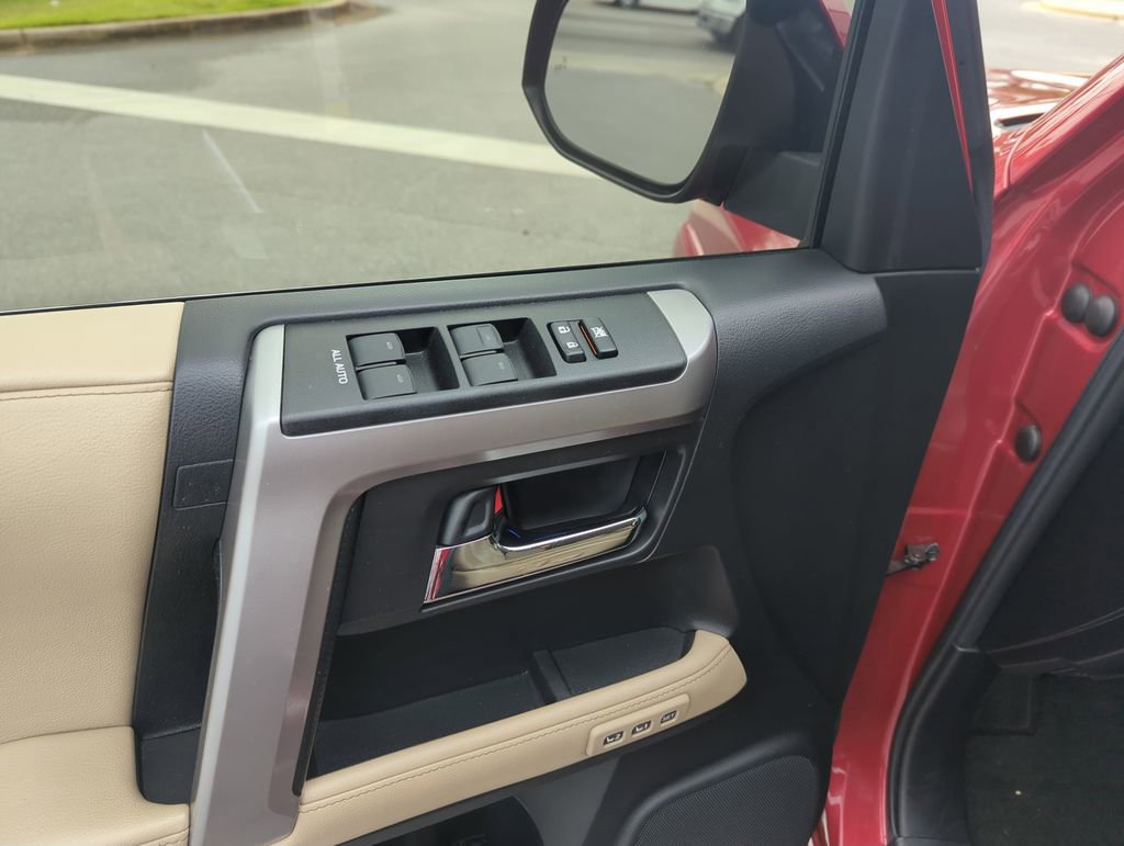 Used 2022 Toyota 4Runner Limited AWD/4WD image 19