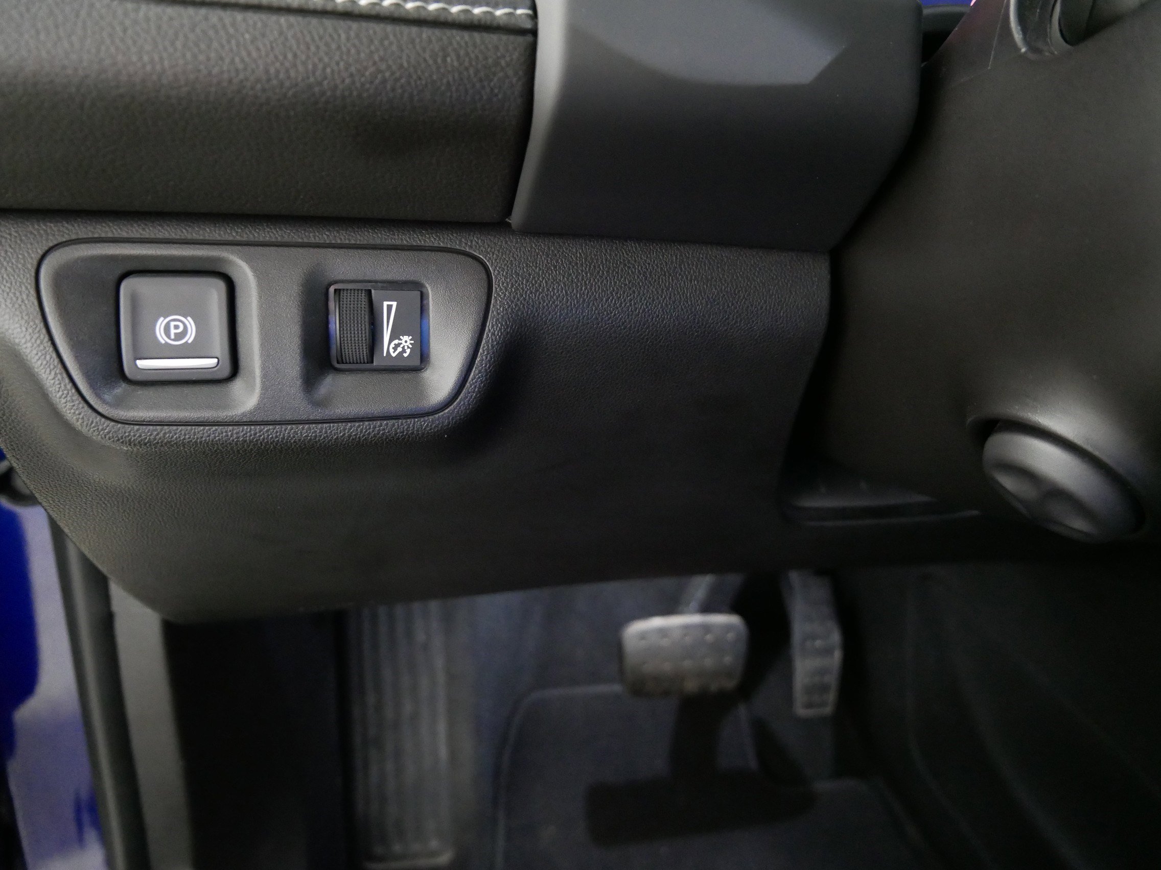 Used 2023 GMC Acadia SLT w/ Preferred Package image 26