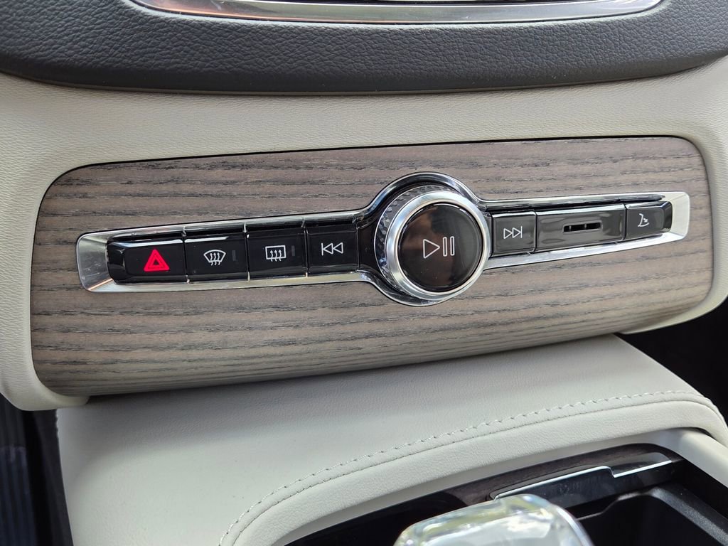 Used 2023 Volvo XC90 B6 Ultimate image 30