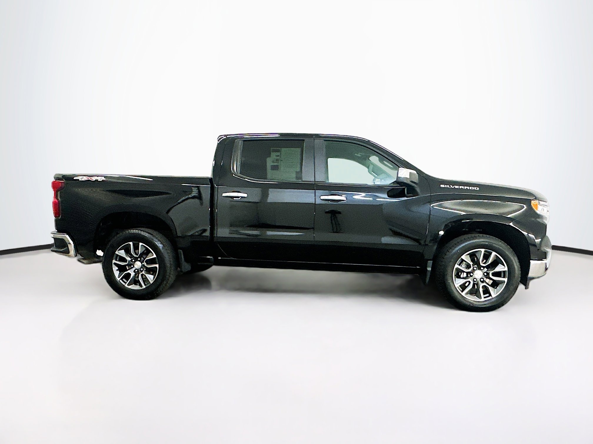 Used 2023 Chevrolet Silverado 1500 LT AWD/4WD image 10