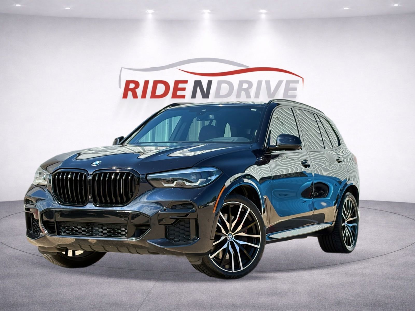 Used 2023 BMW X5 M50i w/ Parking Assistance Package AWD/4WD image 1