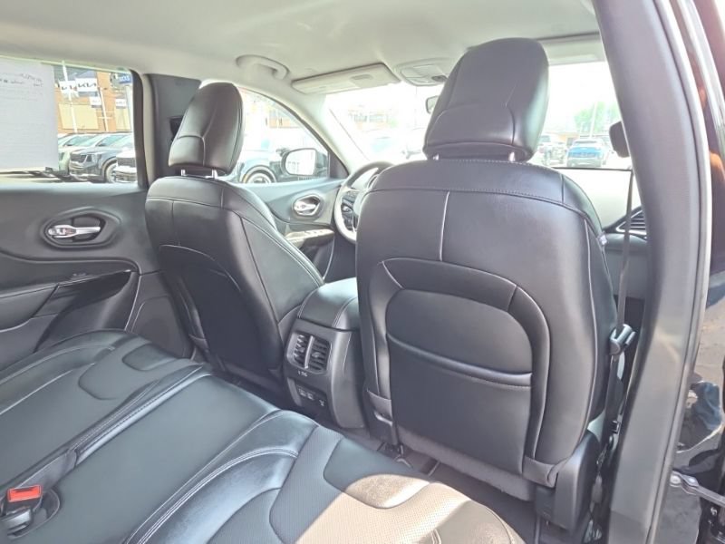 Used 2023 Jeep Cherokee Altitude Lux AWD/4WD image 18