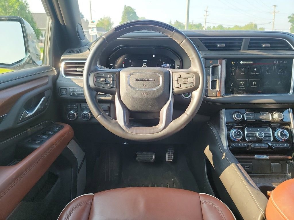 Used 2023 GMC Yukon XL Denali Ultimate image 11