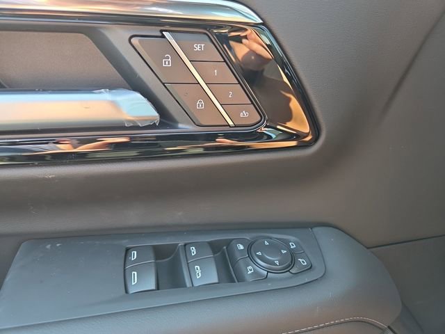 New 2025 Chevrolet Suburban Z71 w/ Z71 Off-Road Package image 24