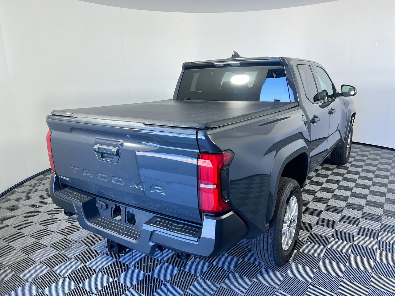 Used 2025 Toyota Tacoma SR AWD/4WD image 3