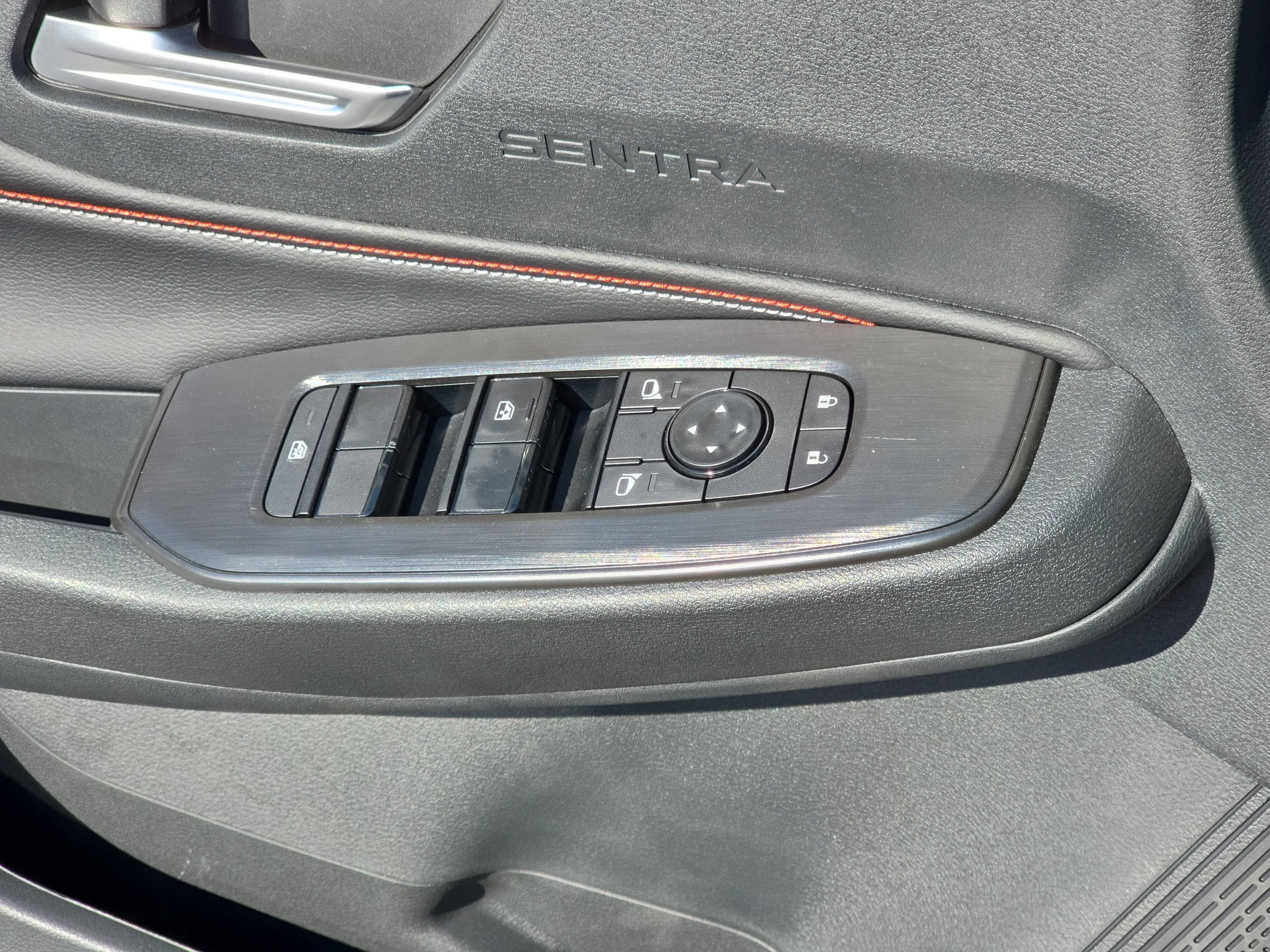 New 2027 Nissan Sentra SR w/ Floor Mat Package FWD image 28