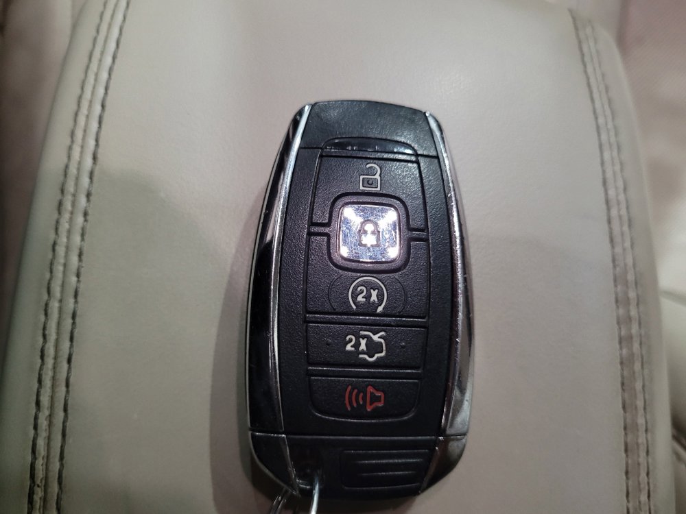 Used 2018 Lincoln MKC Select w/ Select Plus Package AWD/4WD image 32