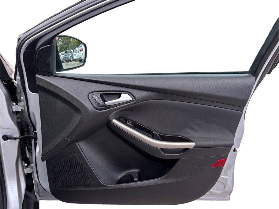 Used 2018 Ford Focus Titanium w/ Titanium Technology Package FWD image 45