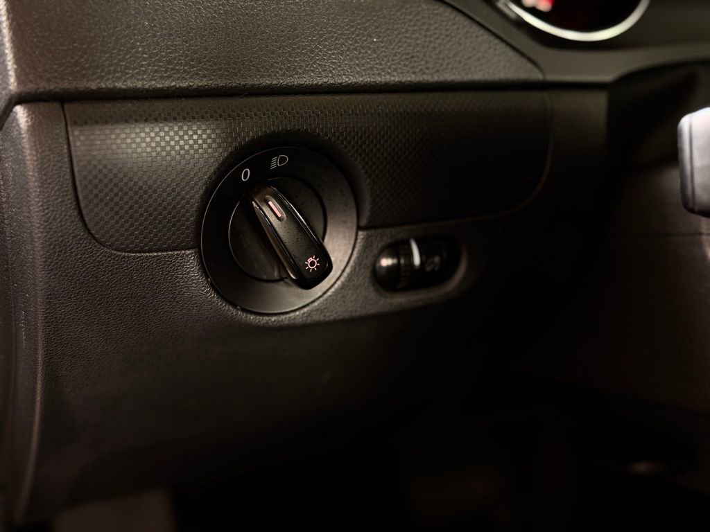 Used 2015 Volkswagen Jetta S image 34