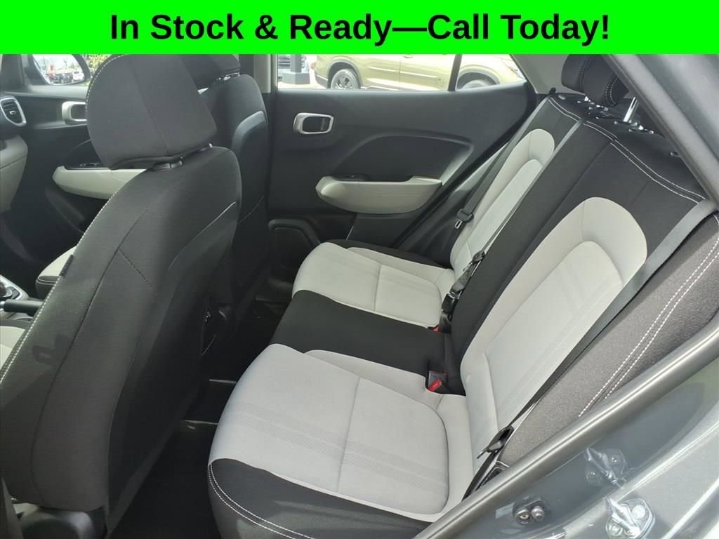 Used 2025 Hyundai Venue SEL image 26